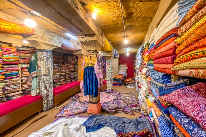 インドの古布の店
