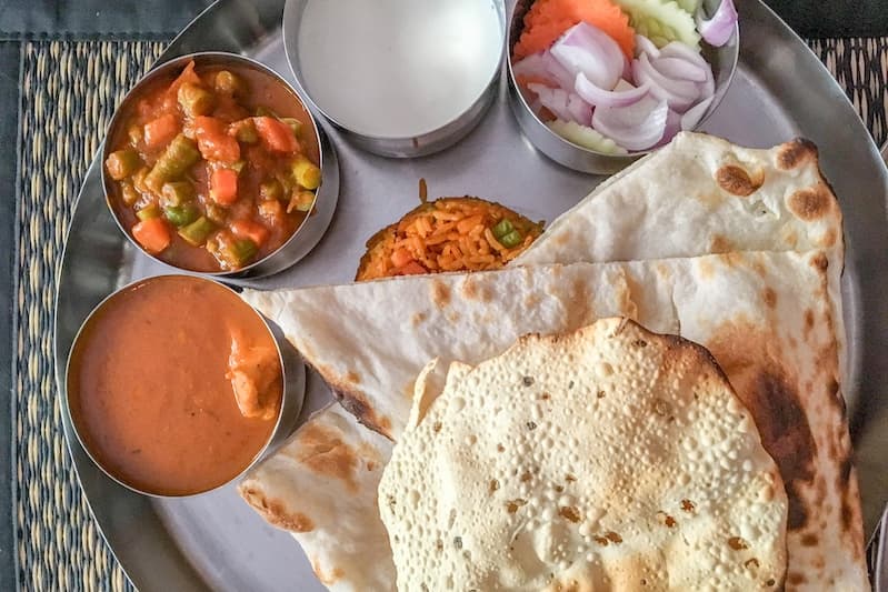 インドのターリー（ベジタリーセット）