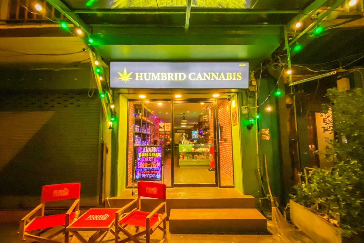 タイのバンコクのマリファナショップ