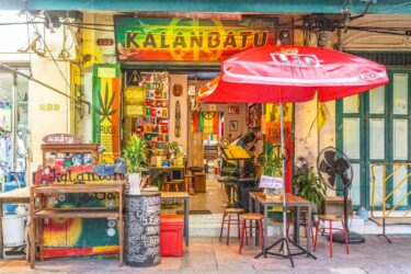 バンコクのランブートゥリー通りにあるレゲエバー「Kalanbatu」の外観。